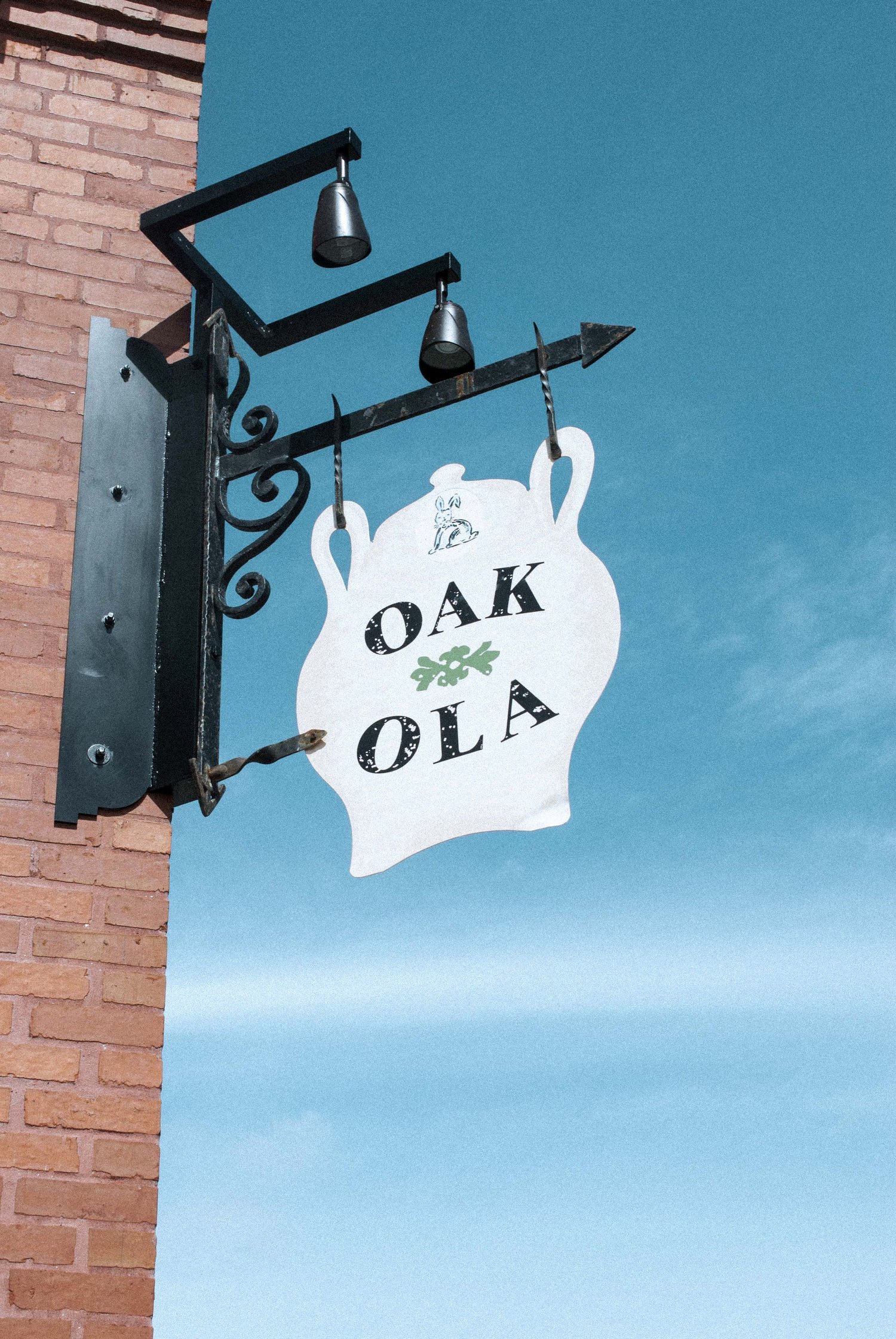 Exterior of Oak & Ola in Tampa, Florida
